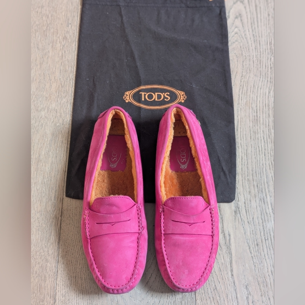 TOD'S Fuchsia Suede Penny Loafers With Orange Shearling Lining (RARE)